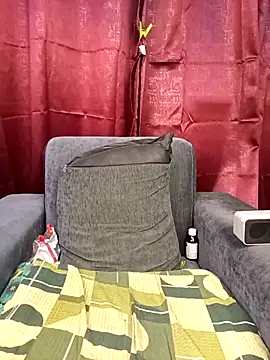 Snapshot of Hot_Urvi chatting on 03-17-25, 07:35 Hot Urvi online show from 03-17-25, 07:35