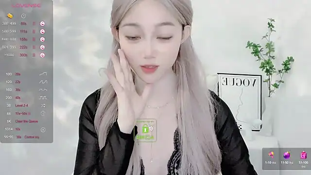 Snapshot of Happy-Minnie chatting on 12-06-24, 12:51 Happy-Minnie online show from 12-06-24, 12:51