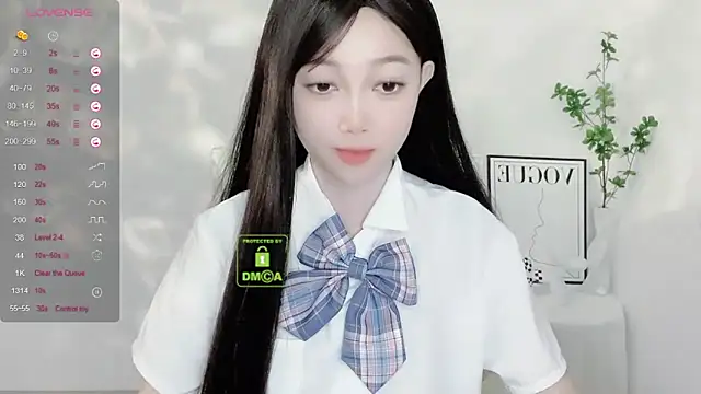 Snapshot of Happy-Minnie chatting on 12-04-24, 09:29 Happy-Minnie online show from 12-04-24, 09:29