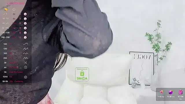 Snapshot of Happy-Minnie chatting on 12-19-24, 12:56 Happy-Minnie online show from 12-19-24, 12:56