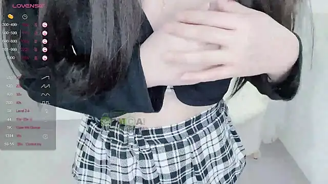 Snapshot of Happy-Minnie chatting on 12-02-24, 12:36 Happy-Minnie online show from 12-02-24, 12:36