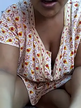 Snapshot of MUMTAJ-1 chatting on 05-30-26, 12:17 MUMTAJ-1 online show from 05-30-26, 12:17