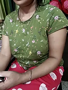 Snapshot of MUMTAJ-1 chatting on 10-06-25, 04:30 MUMTAJ-1 online show from 10-06-25, 04:30