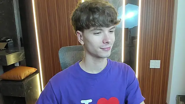 Snapshot of calvin_love_you chatting on 04-19-26, 05:25 calvin love you online show from 04-19-26, 05:25