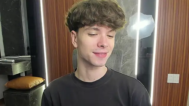 Snapshot of calvin_love_you chatting on 04-29-26, 05:06 calvin love you online show from 04-29-26, 05:06