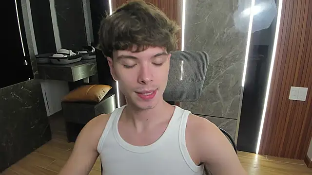 Snapshot of calvin_love_you chatting on 06-07-26, 05:07 calvin love you online show from 06-07-26, 05:07