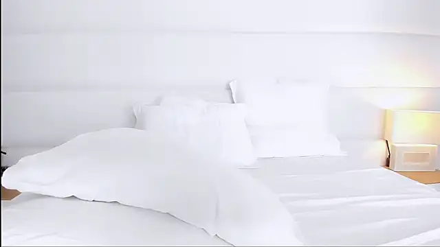 MoonAngelic online show from 12-20-25, 02:36