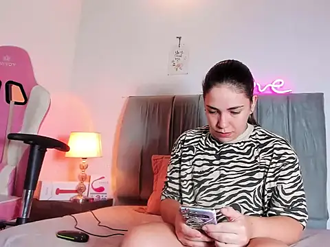 Snapshot of Sofia_Guzman_xxx chatting on 11-04-25, 06:44 Sofia Guzman xxx online show from 11-04-25, 06:44