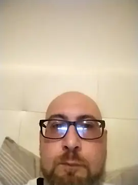 Snapshot of Cazzodr chatting on 03-08-25, 06:26 Cazzodr online show from 03-08-25, 06:26