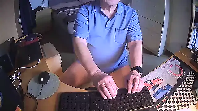 Snapshot of pong_mod_55 chatting on 02-03-25, 02:13 pong mod 55 online show from 02-03-25, 02:13