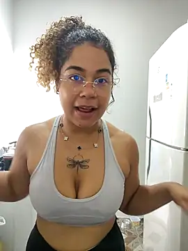 VitoriaFernandes online show from 02-11-26, 02:28