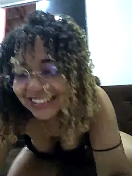 VitoriaFernandes online show from 02-19-26, 01:57