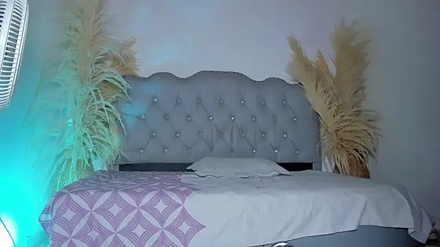 Tahiraa  online show from 02-25-26, 01:22