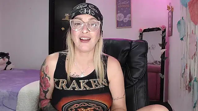 yulieth anamar online show from 03-12-25, 12:09