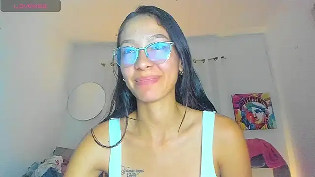 Snapshot of Sophie_sweett19 chatting on 06-18-26, 11:54 Sophie sweett19 online show from 06-18-26, 11:54