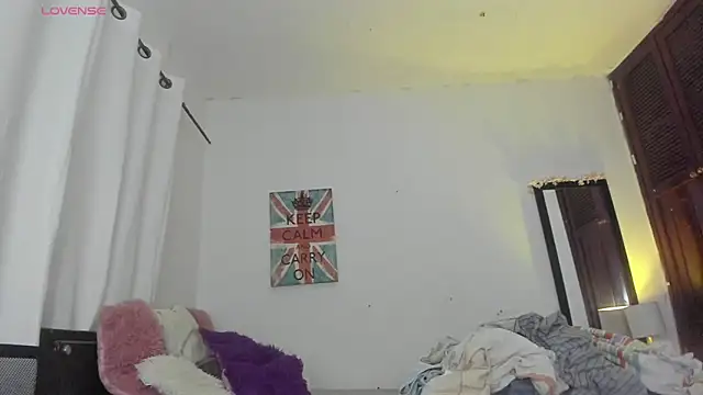 Snapshot of Sophie_sweett19 chatting on 10-08-25, 01:18 Sophie sweett19 online show from 10-08-25, 01:18