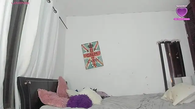 Snapshot of Sophie_sweett19 chatting on 10-21-25, 11:48 Sophie sweett19 online show from 10-21-25, 11:48