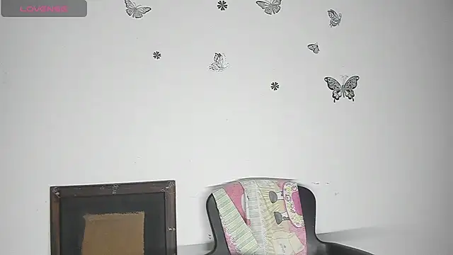 Snapshot of Sophie_sweett19 chatting on 02-07-25, 10:19 Sophie sweett19 online show from 02-07-25, 10:19