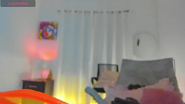 Snapshot of Sophie_sweett19 chatting on 04-28-26, 10:47 Sophie sweett19 online show from 04-28-26, 10:47