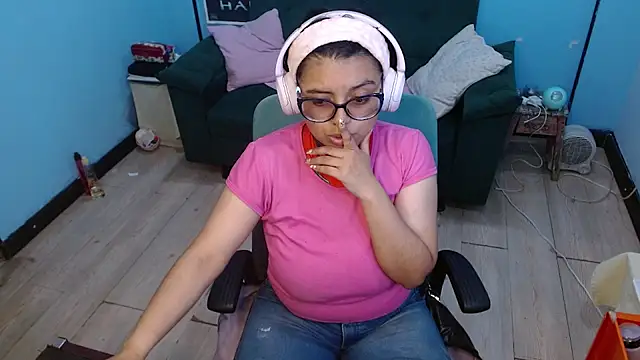 X CHERRY XX online show from 07-18-26, 11:35