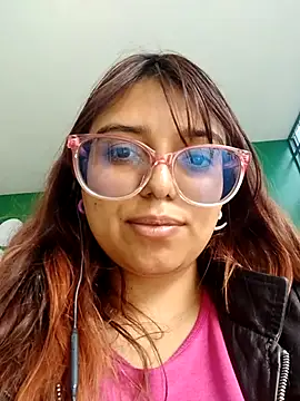 Snapshot of X_CHERRY_XX chatting on 03-19-25, 07:06 X CHERRY XX online show from 03-19-25, 07:06