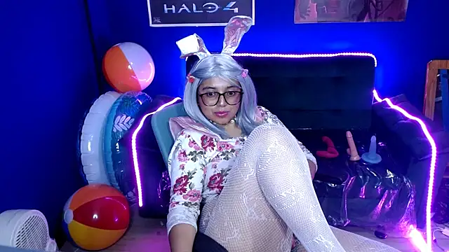 Snapshot of X_CHERRY_XX chatting on 12-11-24, 12:33 X CHERRY XX online show from 12-11-24, 12:33