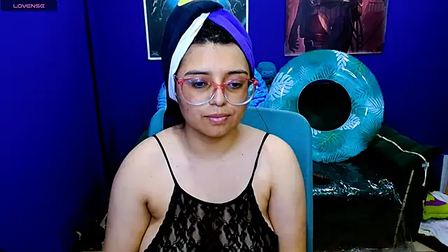 Snapshot of X_CHERRY_XX chatting on 03-13-25, 09:26 X CHERRY XX online show from 03-13-25, 09:26