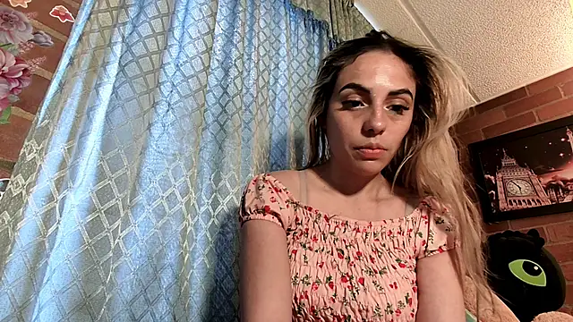 ValeriaLacrozee online show from 09-15-25, 07:14