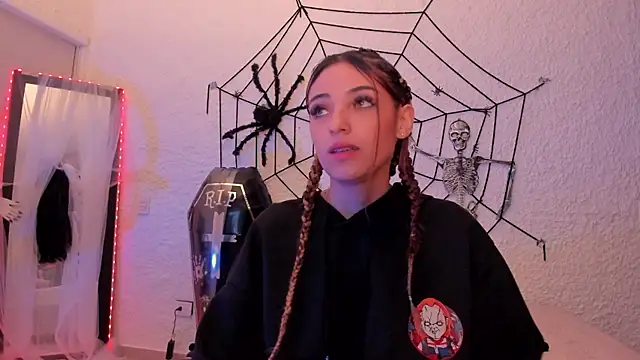 sofiarouge online show from 10-23-25, 07:51