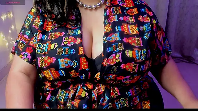 Snapshot of Gulabi_Queen chatting on 03-01-26, 06:02 Gulabi Queen online show from 03-01-26, 06:02