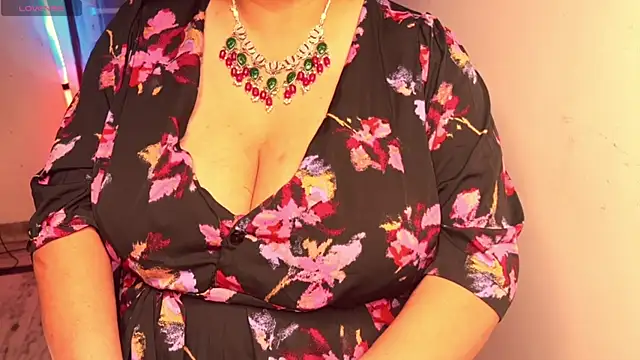 Gulabi Queen online show from 07-27-26, 04:14