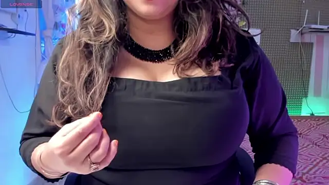 Gulabi Queen online show from 02-19-25, 03:49