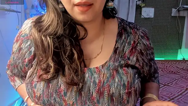 Gulabi Queen online show from 02-02-25, 03:39