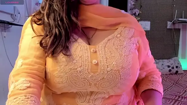 Gulabi Queen online show from 03-08-25, 06:21