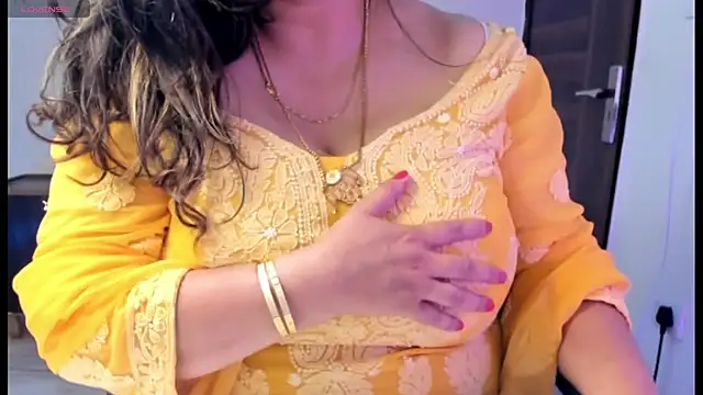 Gulabi Queen online show from 03-14-25, 05:13