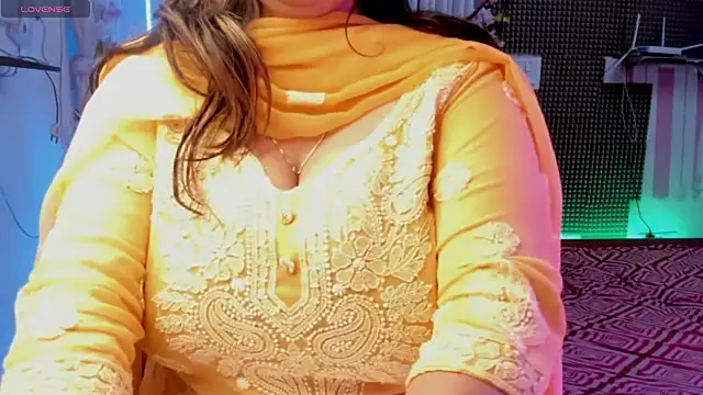 Gulabi Queen online show from 02-06-25, 01:54