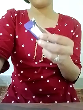 Snapshot of Arohi_is_Live chatting on 02-12-25, 06:29 Arohi is Live online show from 02-12-25, 06:29