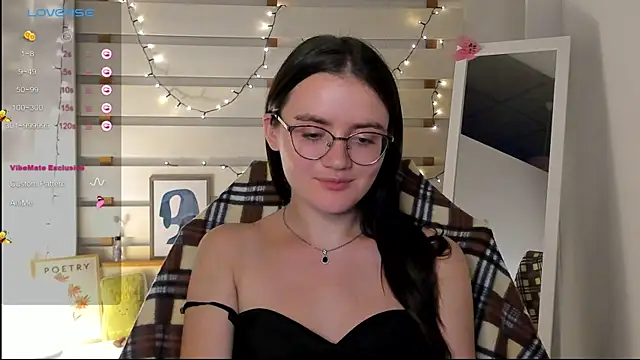 Snapshot of Josephine_jo chatting on 09-15-25, 01:06 Josephine jo online show from 09-15-25, 01:06
