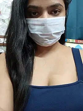Snapshot of Myloveurvi chatting on 06-25-26, 05:40 Myloveurvi online show from 06-25-26, 05:40