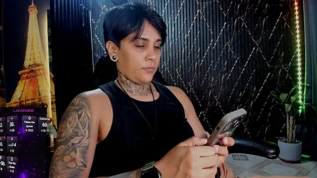 Snapshot of ZhoeStrong chatting on 01-19-26, 02:37 ZhoeStrong online show from 01-19-26, 02:37