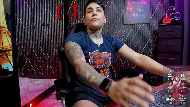 Snapshot of ZhoeStrong chatting on 02-27-26, 10:09 ZhoeStrong online show from 02-27-26, 10:09