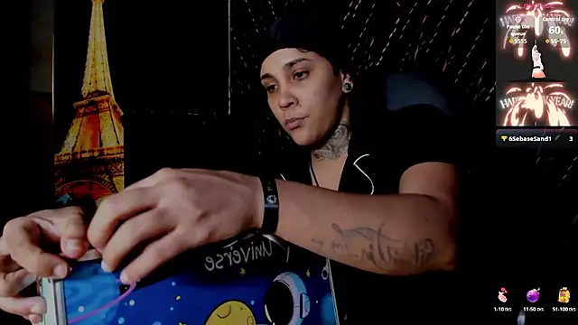 Snapshot of ZhoeStrong chatting on 01-10-26, 11:33 ZhoeStrong online show from 01-10-26, 11:33