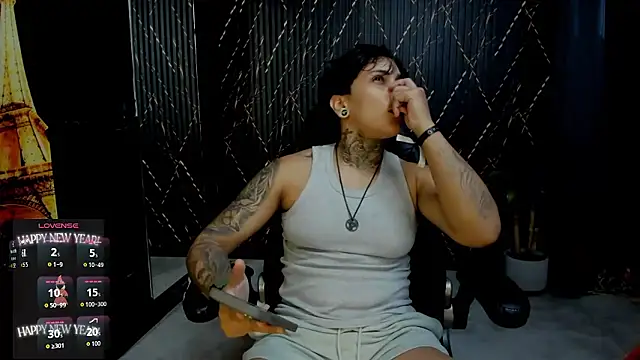 Snapshot of ZhoeStrong chatting on 01-09-26, 11:22 ZhoeStrong online show from 01-09-26, 11:22