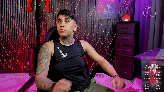 Snapshot of ZhoeStrong chatting on 02-23-26, 09:26 ZhoeStrong online show from 02-23-26, 09:26