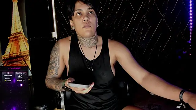 Snapshot of ZhoeStrong chatting on 01-16-26, 11:20 ZhoeStrong online show from 01-16-26, 11:20