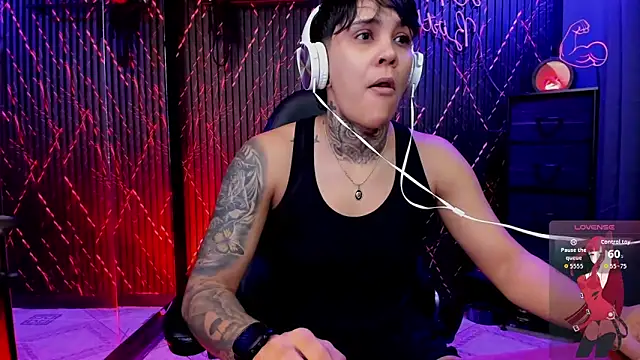 Snapshot of ZhoeStrong chatting on 02-17-26, 09:56 ZhoeStrong online show from 02-17-26, 09:56