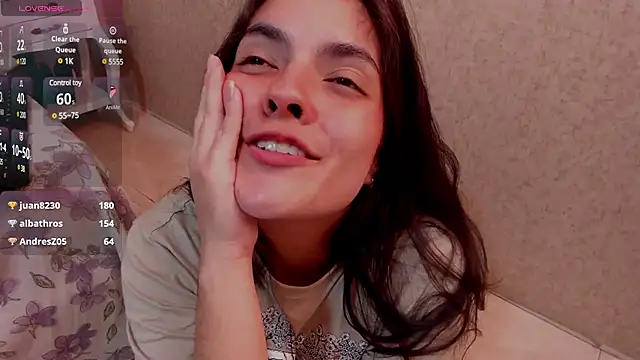 Snapshot of sofiaclauss chatting on 02-24-25, 11:21 sofiaclauss online show from 02-24-25, 11:21