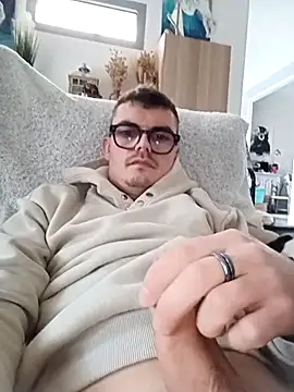 GLouglou19 online show from 11-02-25, 04:01