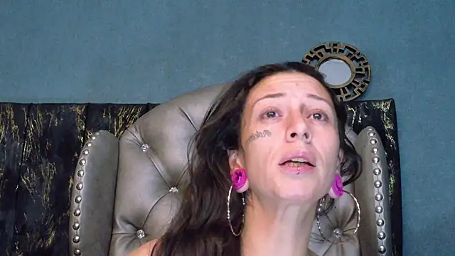 Snapshot of LusstCruella chatting on 06-30-26, 12:49 LusstCruella online show from 06-30-26, 12:49