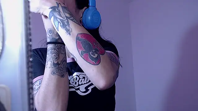 Snapshot of LusstCruella chatting on 07-29-26, 10:42 LusstCruella online show from 07-29-26, 10:42